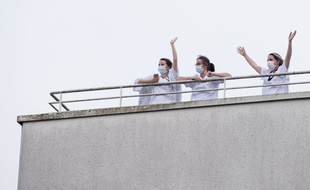 Des membres du personnel médical à Nantes.
