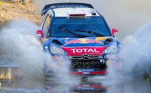 Sébastien Loeb remporte le rallye de Catalogne, en octobre 2011.