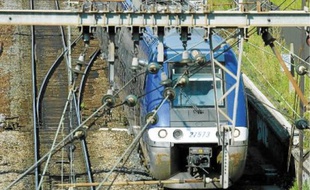 Selon les associations, RFF s'est engagé à rénover la ligne viellissante Lyon-Ambérieu à compter de 2015.