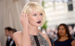 Taylor Swift à l'ouverture de l'exposition «Manus x Machina» à New York le 2 mai 2016