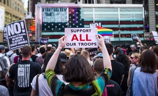 Une manifestation de soutien aux soldats transgenres, le 25 juillet 2017 à New York.