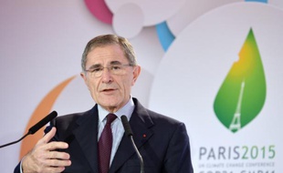 Gérard Mestrallet, Président du groupe Engie, lors d'une conférence de presse à Paris, le 8 décembre 2015