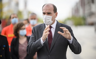 Jean Castex en visite dans un centre de vaccination à Nanterre, le 8 mai 2021 (photo d'illustration)