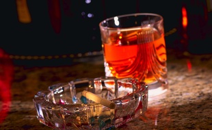 Selon une étude du Circ publiée dans le BEH de Santé publique France, 41% des cancers seraient évitables, notamment en évitant le tabac et l'alcool, les deux premières causes de la maladie.