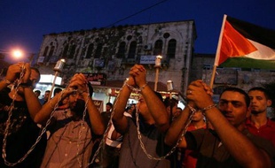 Des responsables palestiniens ont annoncé samedi que la grève de la faim de plusieurs centaines de prisonniers pourrait prendre fin prochainement après de probables concessions israéliennes sur leurs revendications.