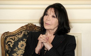 La promotion du 14 juillet de la Légion d'honneur, publiée samedi au Journal officiel, récompense notamment Simone Veil, à l'origine de la loi autorisant l'IVG, ou encore des artistes à l'instar de Juliette Gréco et Michel Blanc.