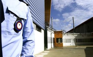 Un gardien de prison dans la maison d'arrêt de Seysses.