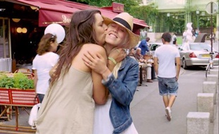 Mahault Mollaret et Sarah-Jane Sauvegrain dans «La vie au Ranch»
