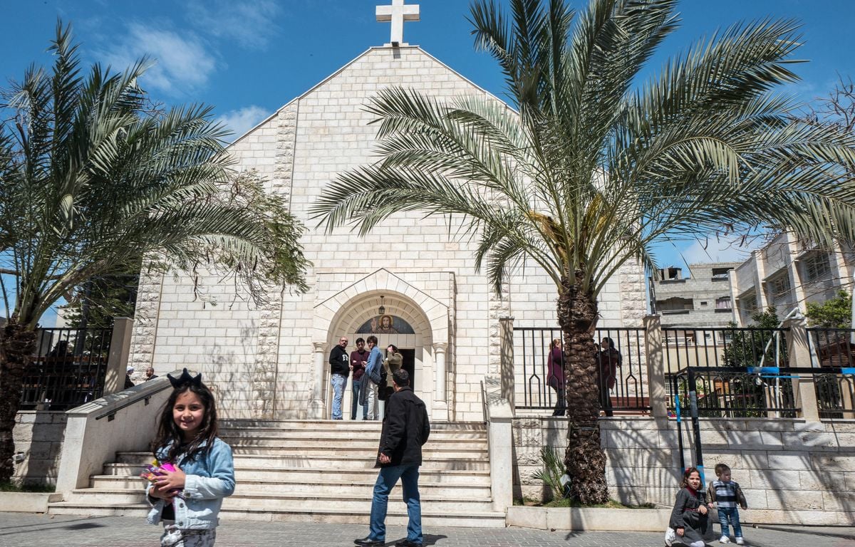 Gaza : Une frappe israélienne a touché l'unique église catholique, faisant deux morts et plusieurs blessés
