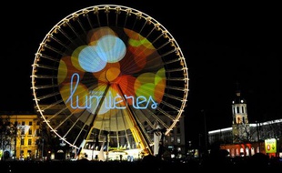 L'illumination de la place Bellecour lors de la Fête des lumières 2009. Production GL Events