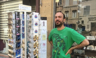 Arnaud Busquet et ses cartes postales.