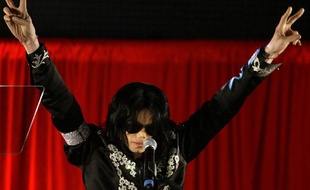 Michael Jackson lors de son ultime conférence de presse londonienne