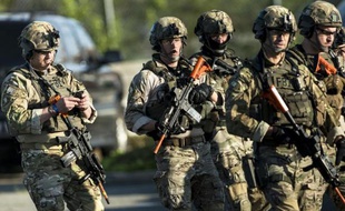 Policiers américains faisant partie d'une unité de SWAT, à l'entraînement le 2 mai 2014 en Virginie