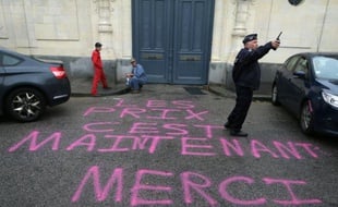 Manifestation d'agriculteurs le 13 août 2015 à Caen devant la préfecture du Calvados