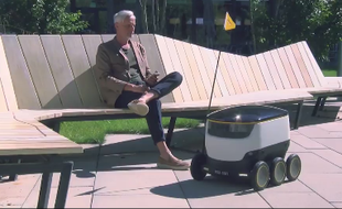 Après avoir testé un programme de livraison du courrier par drone en 2015, la Poste suisse testera des robots-facteurs dès septembre 2016.