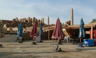 L'activité économique est nulle au temple égyptien de Louxor, après les révoltes du pays qui ont fait fuir les touristes, le 10 février 2011.