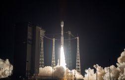 La fusée européenne Vega-C lance avec succès cinq nouveaux satellites