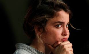 Adèle Haenel soutient Valentine Monnier, qui témoigne contre Roman Polanski.