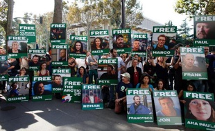 La justice russe a annoncé qu'elle se prononcerait mardi sur des recours contre l'incarcération de militants de Greenpeace, placés en détention pour deux mois et qui encourent 15 ans de prison pour "piraterie" après une action contre une plateforme pétrolière russe.