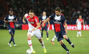 Le Monégasque Ocampos et le Parisien Motta lors du match aller le 22 septembre au Parc des princes.