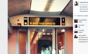 "La SNCB vous emmerde", c'est le message qu'ont découvert les passagers de ce train belge dimanche matin.