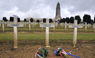 L'ossuaire de Douaumont (Meuse), où sont entreposés les dépouilles de 130.000 soldats de la Première guerre mondiale, a été profané dans la nuit de mercredi à jeudi.