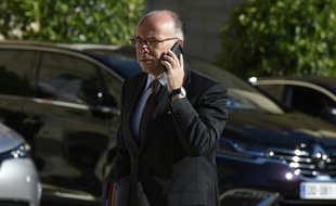 Le ministre de l'Intérieur Bernard Cazeneuve arrive au palais de l'Elysée, le 30 juin 2015 à Paris