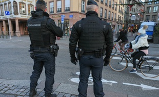 Illustrations, hommages et marché de Noël vide à Strasbourg, deux jours après la fusillade au marché de Noël. Le 13 décembre 2018.