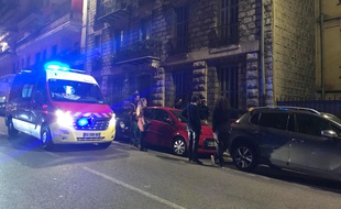 Les pompiers sont arrivés après la naissance du bébé.