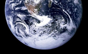 Photo de la Terre réalisée par la NASA depuis Apollo 17, le 22 janvier 20002
