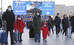 Les Chinois se protègent comme ils peuvent face au virus