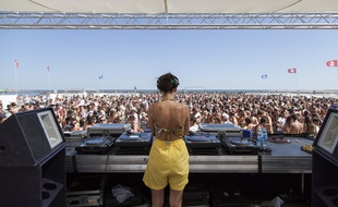 Chaque année en juillet, le Worldwide festival à Sète fait la part belle à la musique électro.