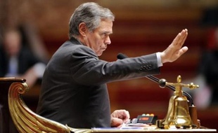 La France va envoyer en Chine plusieurs délégations politiques et économiques dans un effort pour remettre sur les rails les relations bilatérales perturbées depuis quatre mois par une vive controverse sur le Tibet, a annoncé jeudi un quotidien chinois.