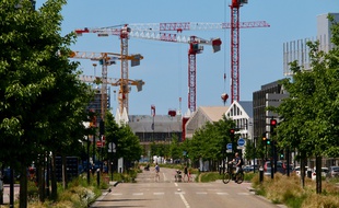 Illustration construction ; grues ; chantier à Bordeaux