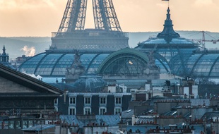 Illustration: les beaux toits de Paris.