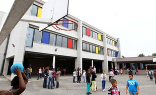 Illustration, cour d'ecole