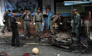 Six personnes ont été blessées par un attentat dans une province de l'extrême-sud thaïlandais, au lendemain de l'annonce de pourparlers de paix entre le gouvernement et un des groupes impliqués dans l'insurrection qui gangrène la région depuis 2004.