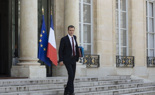 Olivier Véran, le ministre de la Santé devant l'Elysée le 10 juin 2020.