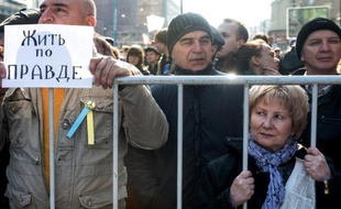 Des manifestants dans le centre de Moscou réclament la liberté d'expression et dénoncent la censure dans leur pays le 13 avril 2014
