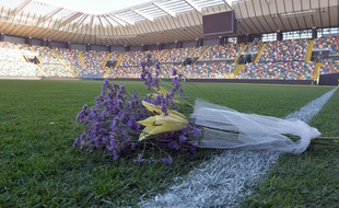 Les funérailles de Davide Astori, le joueur de la Fiorentina décédé en pleine nuit de causes naturelles à l'âge de 31 ans, auront lieu le 8 mars 2018 à florence.