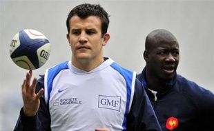 Le XV de France affronte l'Italie dimanche (16h00) avec pour objectif d'entretenir ses espoirs de remporter le Tournoi des six nations, mais aussi de chasser les interrogations nées de la défaite face à l'Angleterre.