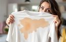 Vous croyez sauver vos vêtements tachés ? En réalité, vous les condamnez avec ces erreurs de détachage bêtes !