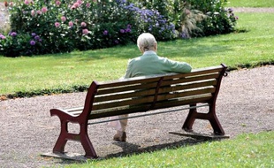 Un malade d'Alzheimer sur deux ne serait pas diagnostiqué aujourd'hui en France, et serait en conséquence privé de prise en charge adaptée, selon une étude