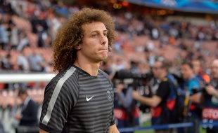 David Luiz avant le match entre le PSG et Barça le 15 avril 2015.