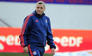 Le nouveau coach de l'OL, Bruno Génésio, ne fait pas l'unanimité chez les supporters.