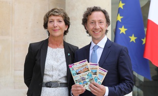 L'animateur Stéphane Bern aux côtés de la présidente de la Française des jeux, Stephane Pallez