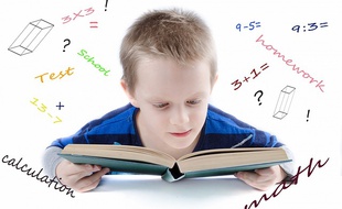 Un élève en cours de maths