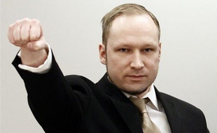 Anders Behring Breivik, l'extrémiste de droite qui reconnaît avoir tué 77 personnes l'an dernier en Norvège, va s'expliquer ce mardi devant le tribunal d'Oslo, un témoignage qui devrait être très dur à entendre, ont prévenu ses avocats.