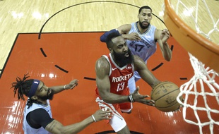 James Harden a inscrit plus de 50 points lors de deux matchs d'affilée, une performance rare en NBA.