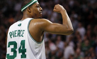 Les Celtics de Pierce mettent les Bulls à terre lors du 7e match du premier tour des playoffs le 2 mai 2009.